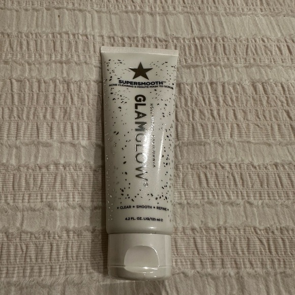 GLAMGLOW Other - GLAMGLOW Supersmooth Exfoliating acne clearing 5 minute Mask to scrub